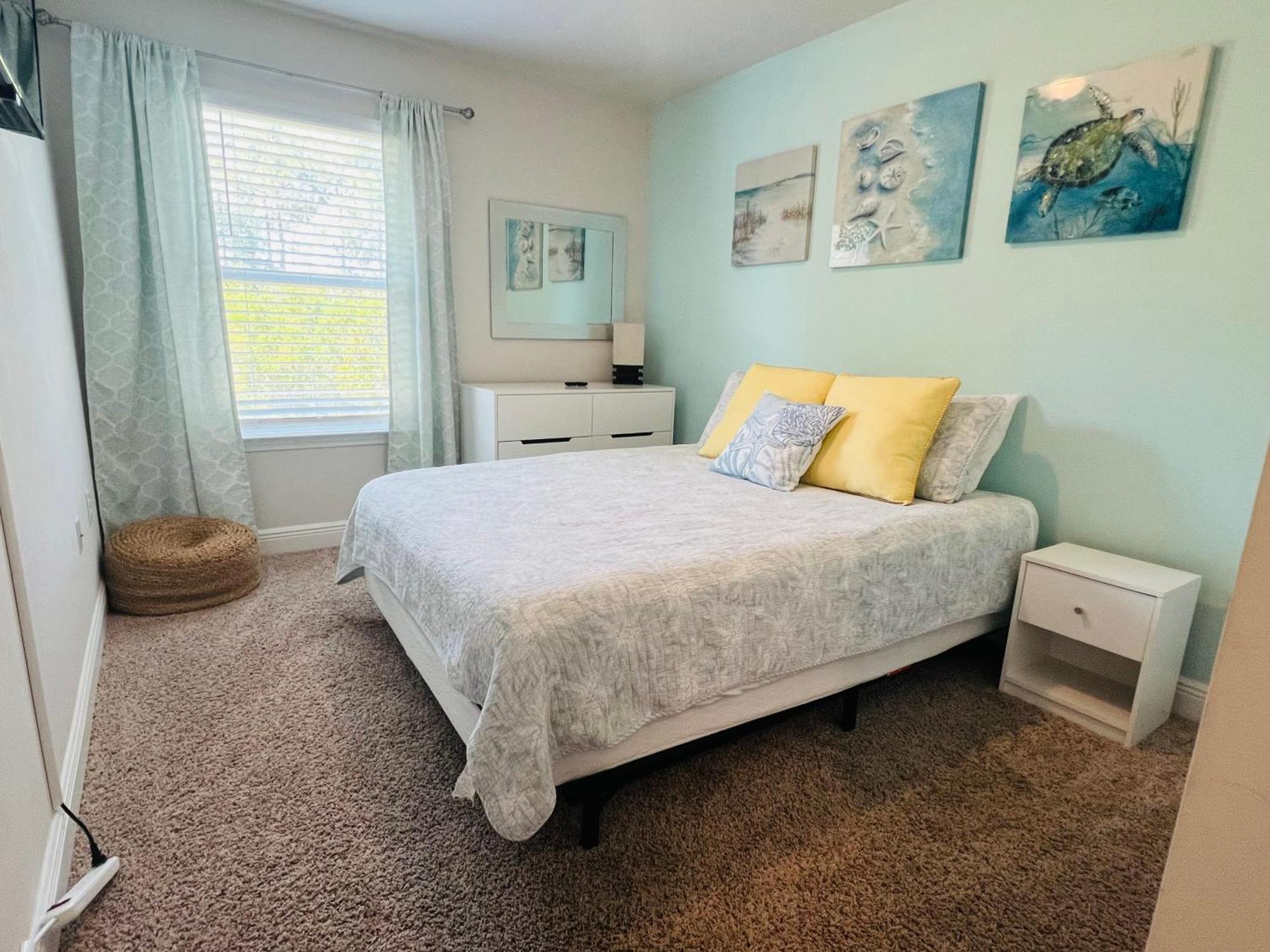 Chalet Close To Beach, Pier Park, Game Theater
