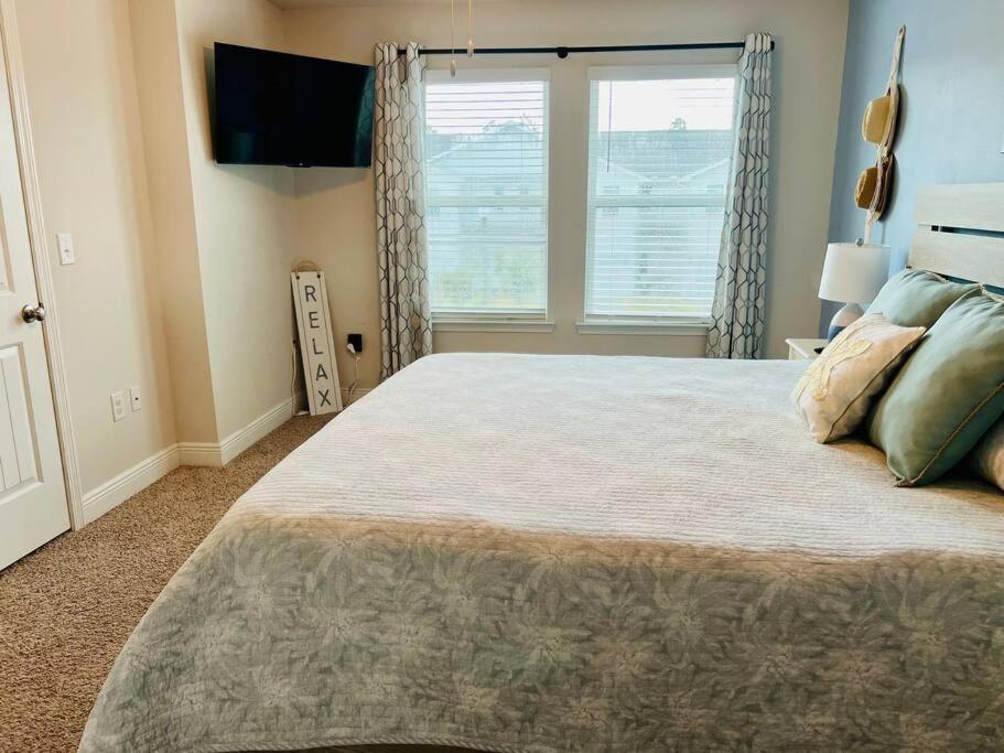 Close To Beach, Pier Park, Game Theater Chalet